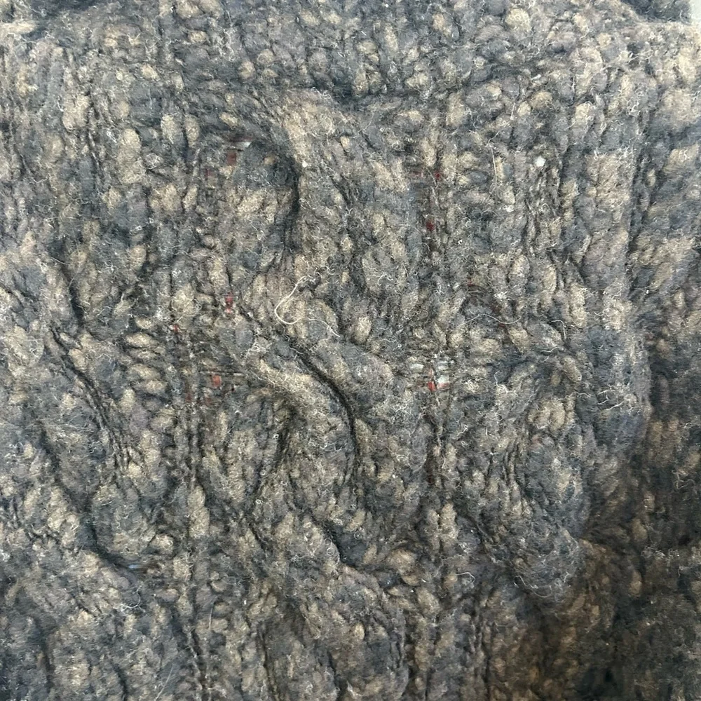 Abercrombie & Fitch vintage cable knit wool Cardigan M has piling wear - Picture 11 of 11